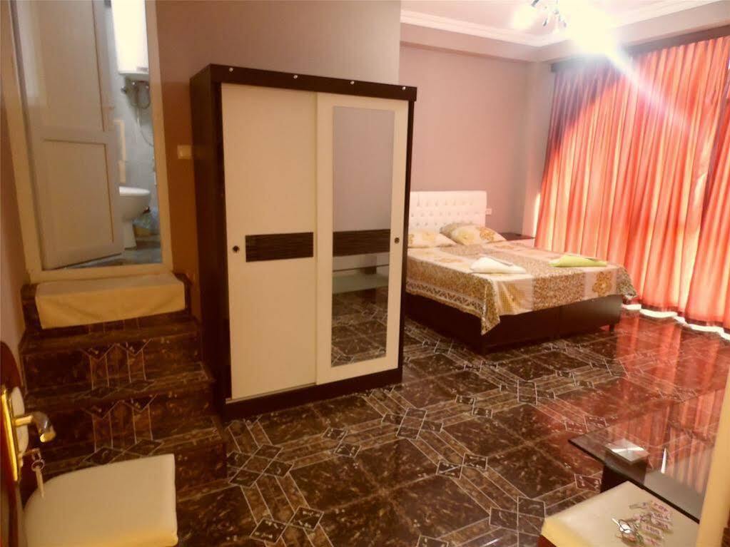 Hotel Eurasia Batumi Eksteriør bilde